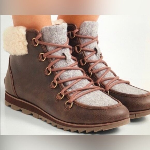 Sorel Harlow lace up boots Brown and Gray Winter Boots sheepskin trim size 9 - Picture 1 of 8